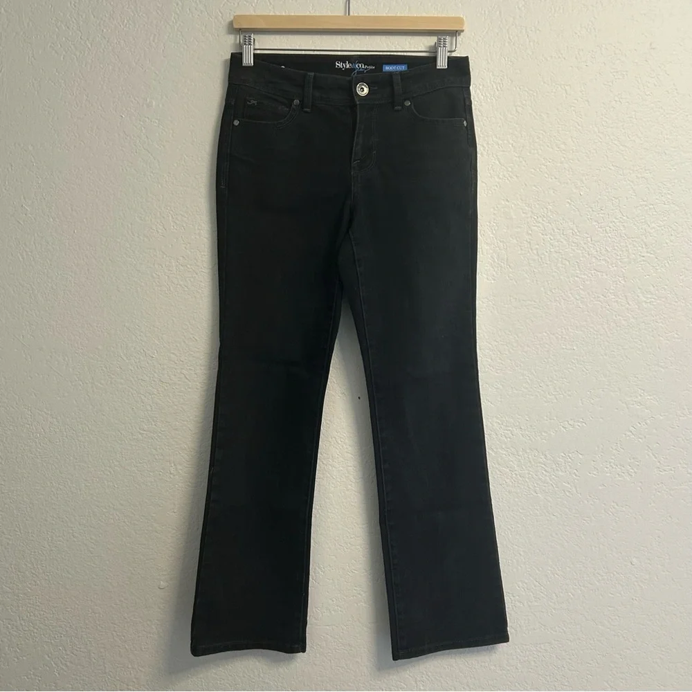 Style & Co Petite Bootcut Jeans Size 4P Black Stretch Denim Chain Stitch Pocket - Picture 1 of 6